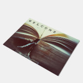 開いたヴィンテージの本 ドアマット (アングル)