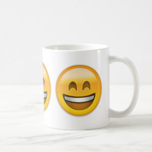 開いた口が付いている微笑の顔及び微笑の目Emoji コーヒーマグカップ