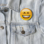 開いた口が付いている微笑の顔及び微笑の目Emoji 缶バッジ (インサイチュ)