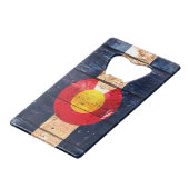 開いた素朴な木製のデンバーコロラド州の旗カードボトル クレジットカード栓抜き (正面アングル)