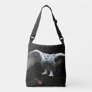 開いた翼を持つ雪フクロウbagcbbcnクロスボディバッグ クロスボディバッグ