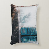 開いた青いルーバー窓 アクセントクッション (正面(垂直))