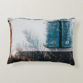 開いた青いルーバー窓 アクセントクッション (裏面)