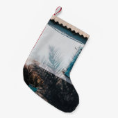 開いた青いルーバー窓 スモールクリスマスストッキング (正面 (吊り時))