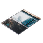 開いた青いルーバー窓 ノートブック (左側)