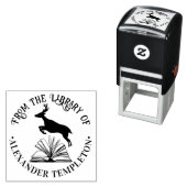 開いている図書名の上を飛び跳ねる鹿 セルフインキングスタンプ (インサイチュ)