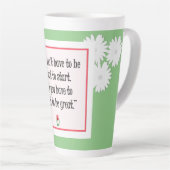 開始素晴らし事項 – やる気を起こさせる緑のマグカップ カフェラテマグ (右アングル)