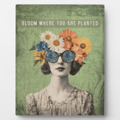 開花が植えられた非現実的な花の女性 フォトプラーク (正面)