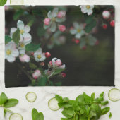 開花するりんごの木、気まぐれな春 キッチンタオル (折り畳み)