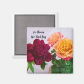 開花では喜びの牡丹とバラを見つける マグネット (正面/裏面)