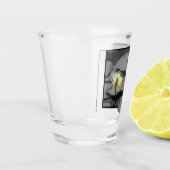 開花の枠を超える ショットグラス (左)