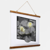 開花の枠を超える 吊り下げ型タペストリー (傾斜あり)