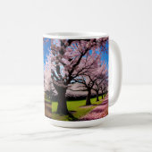 「開花の花春のさくらんぼの木の列 コーヒーマグカップ (正面右)