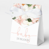 開花ピンクの白フローラのベビー フェイバーボックス (正面サイド)