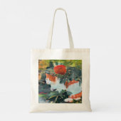 開花ブッシュの下のネコA.I強化 トートバッグ (裏面)