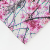 開花木の枝とさくらんぼ フリースブランケット (角)