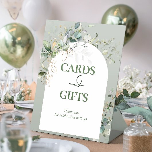 開花植物ユーカリのカードとギフトのベビー 台座サイン