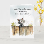 閏年誕生日2月29日おもしろいキャットオンフェンス カード (黄色い花)