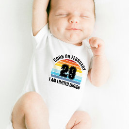 閏日2月29日ヴィンテージサンセット閏年誕生日 ベビーボディスーツ