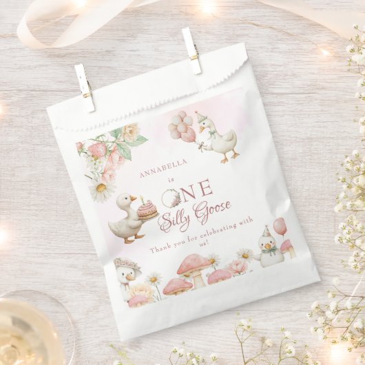 間抜けグースフラワーガーデンマッシュルーム1st誕生日 フェイバーバッグ (クリップ留めされた状態)