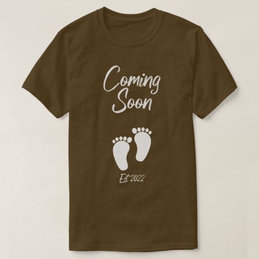 間来もなく妊娠の発表ベビーEst Tシャツ (デザイン正面)