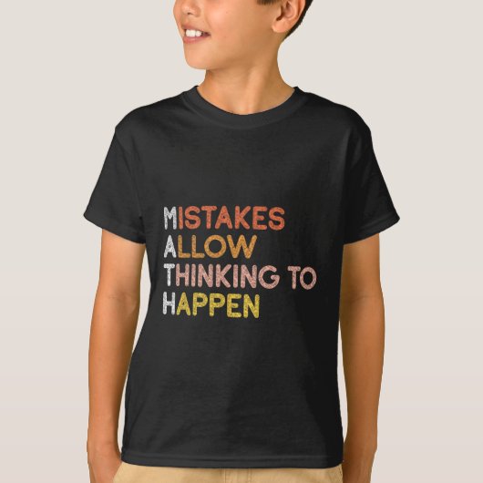 間違いが思考を生む 数学ノート Tシャツ (正面)
