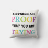 間違いはあなたが試みている証拠です クッション (裏面)
