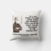 間違ったパスの引用文のSwamiのVivekanandaの旅行 クッション (裏面)