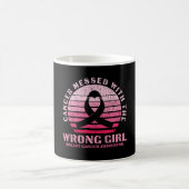 間違った女の子の乳がん認識度に悩まされる コーヒーマグカップ (中央)