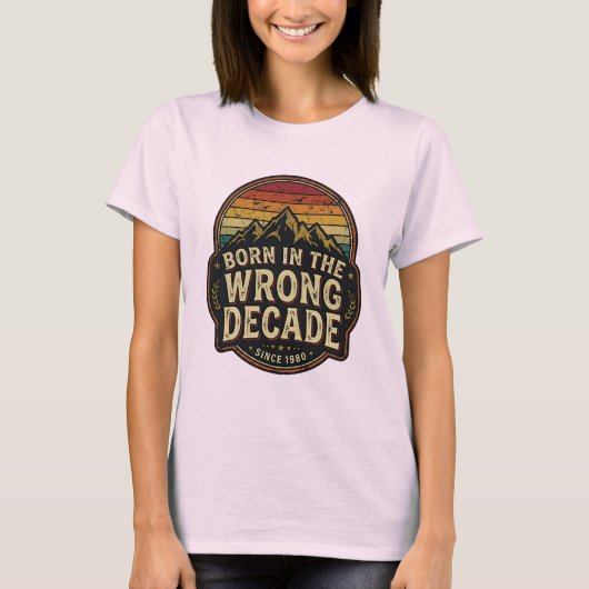 間違った時代に生まれた ヴィンテージ レトロ 山 Tシャツ (正面)