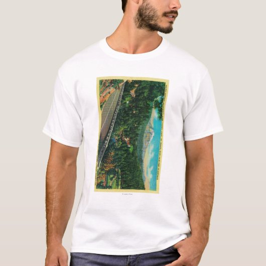 間隔のMt. Shastaの太平洋のハイウェー Tシャツ (正面)