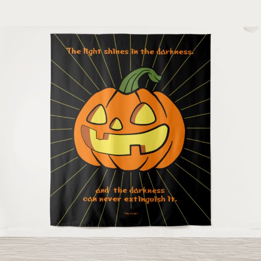 闇の中に光が輝くジャック・オ・ランタン タペストリー (正面)
