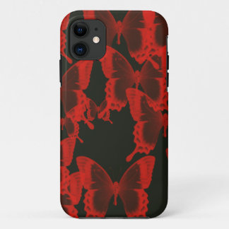 闇夜の背景から飛び立つ赤い蝶 iPhone 11 ケース