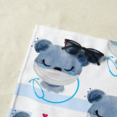 防護用のマスクを着たかわいいクマのナース ビーチタオル (インサイチュ)