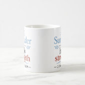 降伏は聖なる強さ 励ましのクリスチャングッズ コーヒーマグカップ (中央)