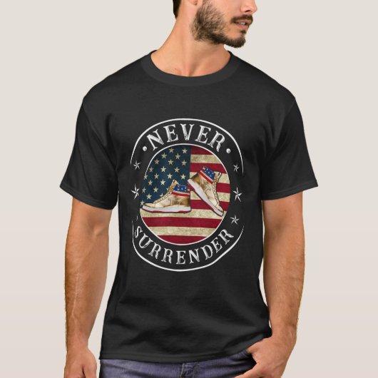 降伏金ゴールドスニーカー国旗のトランプ2024 Tシャツ (正面)