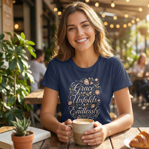 限りなく広がる優雅さ 花のインスピレーション トライブレンドＴシャツ