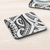 陰影の元のマオリの種族の入れ墨のデザイン コースター (左側)