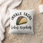 陰性を吐き出すタコス クッション (ブランケット)