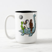 陰謀のビッグフットネス湖モンスター水スキー ツートーンマグカップ (左)