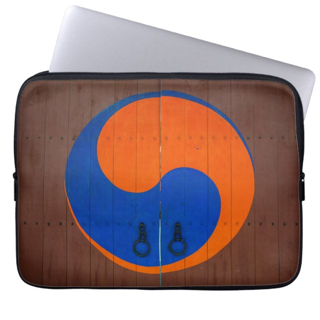 陰陽のマーク、韓国 ラップトップスリーブ (正面)