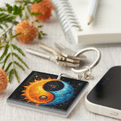 陰陽デザイン（太陽と月を表す） キーホルダー (正面右)