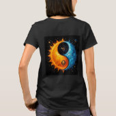 陰陽デザイン 太陽と月を表現 Tシャツ (裏面)
