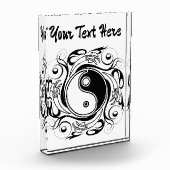 陰陽マークの黒と白のタトゥースタイル フォトブロック (左)
