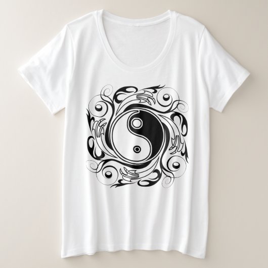 陰陽マークの黒と白のタトゥースタイル プラスサイズTシャツ (デザイン正面)
