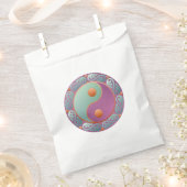 陰陽メダリオンバイオレットターコイズ フェイバーバッグ (クリップ留めされた状態)