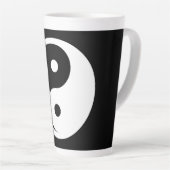陰陽記号 – 無地の tattooデザイン2 カフェラテマグ (右アングル)