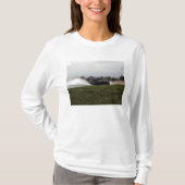 陸上の航空機のエアクシ来ョン Tシャツ (正面)