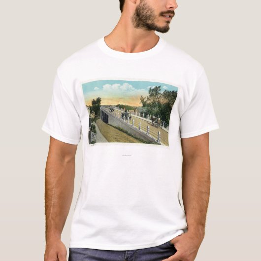 陸橋の眺め Tシャツ (正面)