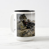 陸軍のレンジャーが道をリード – Two-Tone Mug ツートーンマグカップ (正面左)
